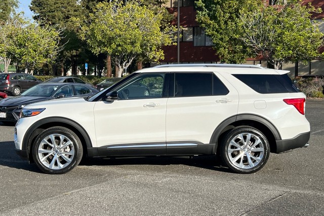 Ford Explorer Vehicle Full-screen Gallery Image 07
