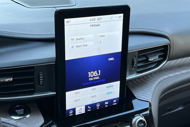 Ford Explorer Vehicle Full-screen Gallery Image 26