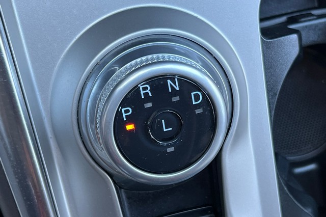 Ford Explorer Vehicle Full-screen Gallery Image 33