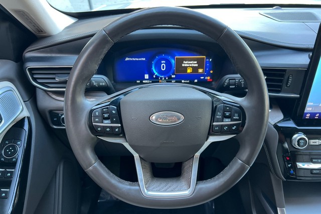 Ford Explorer Vehicle Full-screen Gallery Image 35