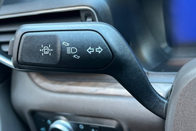 Ford Explorer Vehicle Full-screen Gallery Image 37