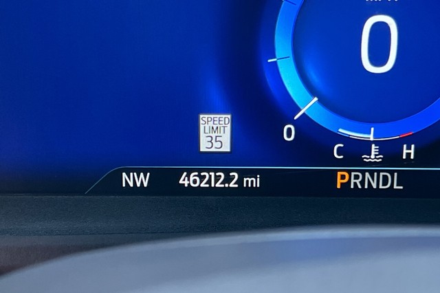 Ford Explorer Vehicle Full-screen Gallery Image 41