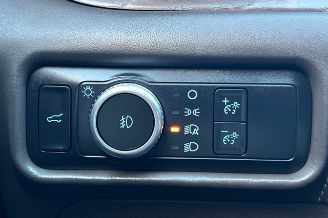 Ford Explorer Vehicle Full-screen Gallery Image 42