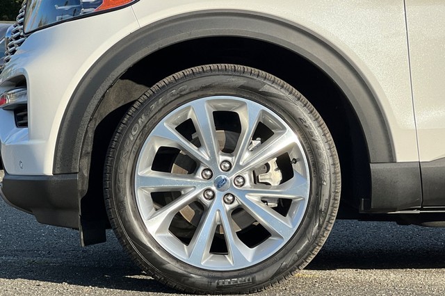 Ford Explorer Vehicle Full-screen Gallery Image 46