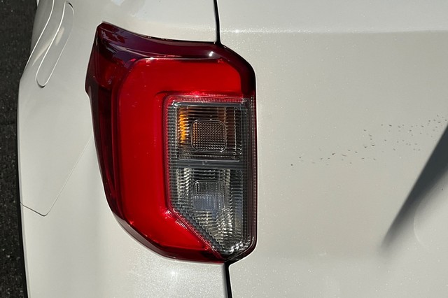 Ford Explorer Vehicle Full-screen Gallery Image 49