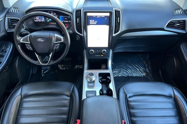 Ford Edge Vehicle Full-screen Gallery Image 14