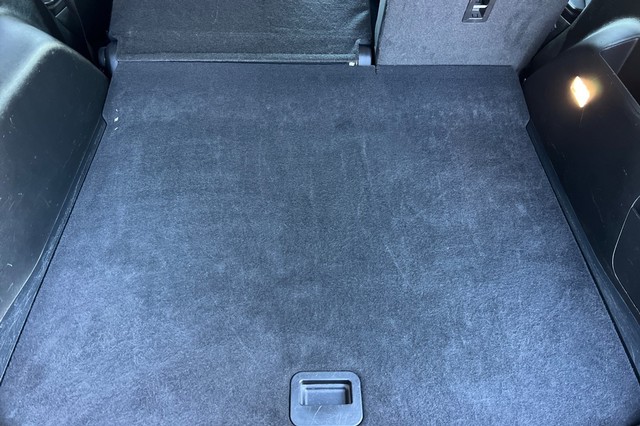 Ford Edge Vehicle Full-screen Gallery Image 16