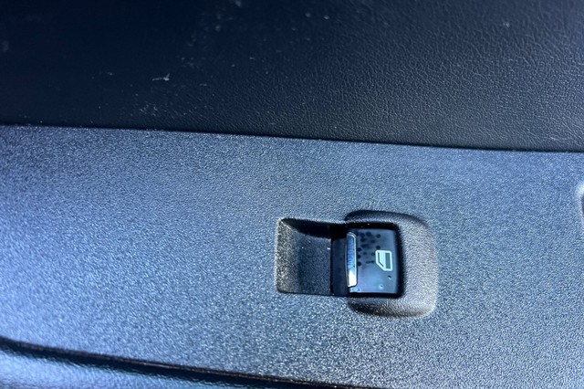 Ford Edge Vehicle Full-screen Gallery Image 20