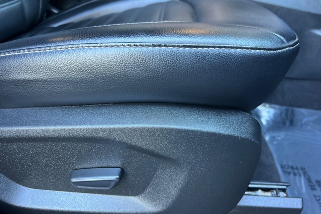 Ford Edge Vehicle Full-screen Gallery Image 22