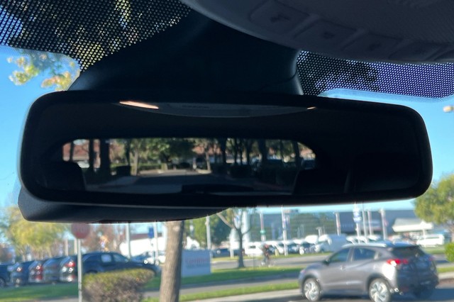 Ford Edge Vehicle Full-screen Gallery Image 23