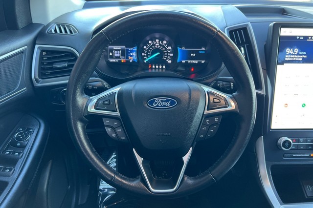 Ford Edge Vehicle Full-screen Gallery Image 33