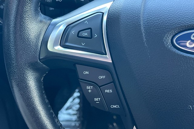 Ford Edge Vehicle Full-screen Gallery Image 34