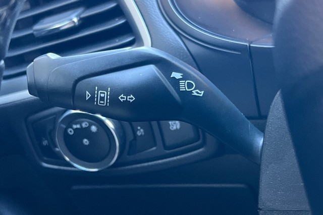 Ford Edge Vehicle Full-screen Gallery Image 35