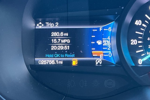 Ford Edge Vehicle Full-screen Gallery Image 39