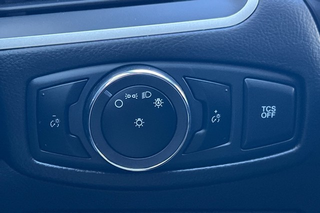 Ford Edge Vehicle Full-screen Gallery Image 40