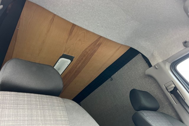 Mercedes-Benz Sprinter 2500 Vehicle Full-screen Gallery Image 20