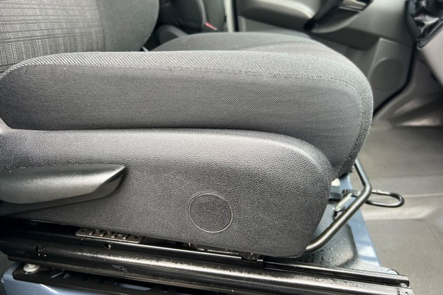 Mercedes-Benz Sprinter 2500 Vehicle Full-screen Gallery Image 23