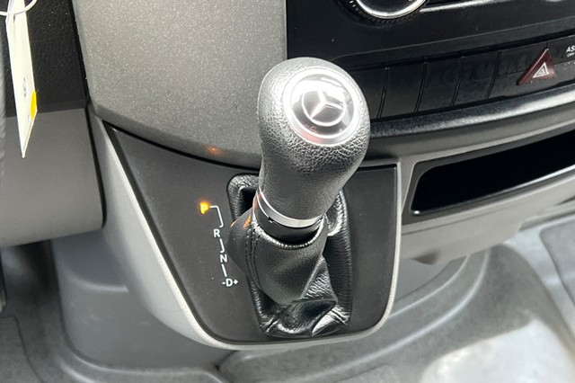 Mercedes-Benz Sprinter 2500 Vehicle Full-screen Gallery Image 30