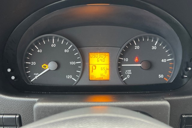 Mercedes-Benz Sprinter 2500 Vehicle Full-screen Gallery Image 33