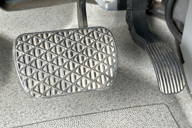 Mercedes-Benz Sprinter 2500 Vehicle Full-screen Gallery Image 36