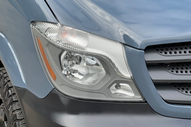 Mercedes-Benz Sprinter 2500 Vehicle Full-screen Gallery Image 38