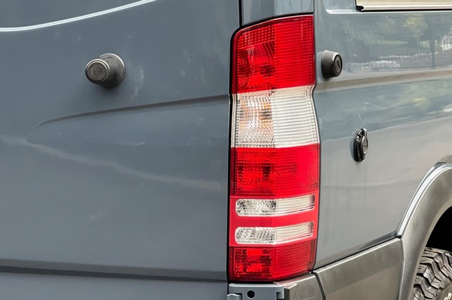 Mercedes-Benz Sprinter 2500 Vehicle Full-screen Gallery Image 42