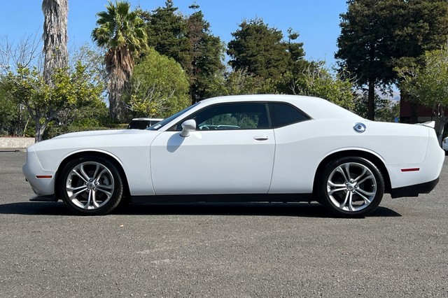Dodge Challenger Vehicle Full-screen Gallery Image 06