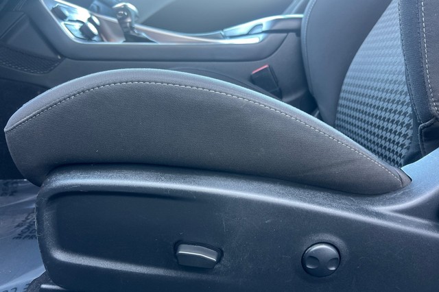 Dodge Challenger Vehicle Full-screen Gallery Image 12