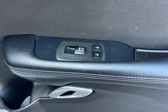 Dodge Challenger Vehicle Full-screen Gallery Image 19