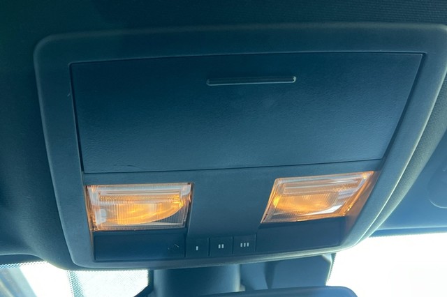 Dodge Challenger Vehicle Full-screen Gallery Image 22