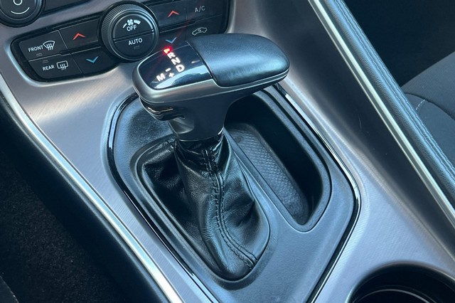 Dodge Challenger Vehicle Full-screen Gallery Image 31