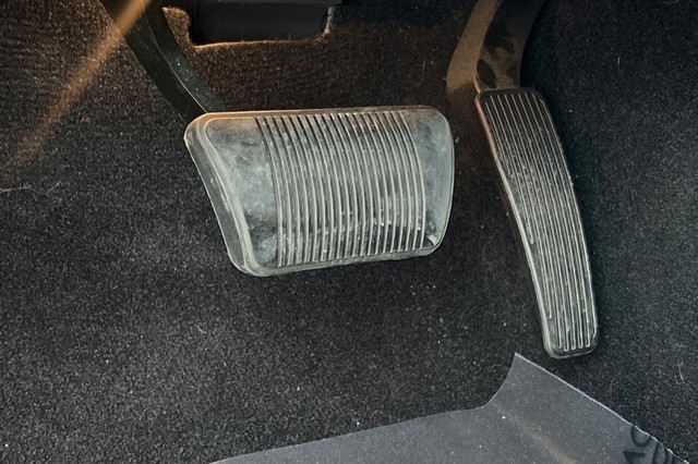 Dodge Challenger Vehicle Full-screen Gallery Image 41