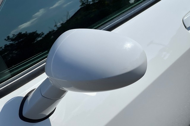 Dodge Challenger Vehicle Full-screen Gallery Image 50