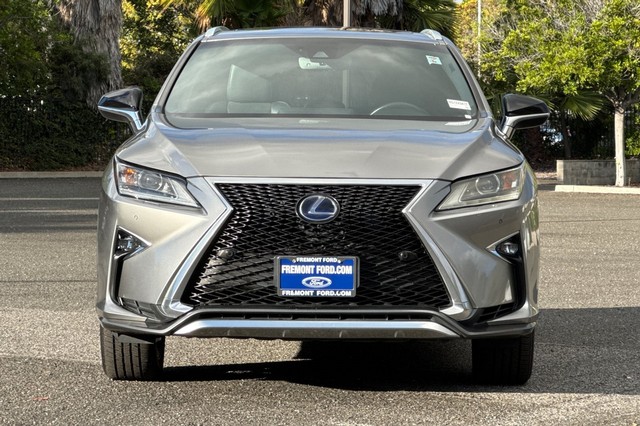 Lexus RX Vehicle Full-screen Gallery Image 08