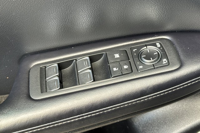 Lexus RX Vehicle Full-screen Gallery Image 11