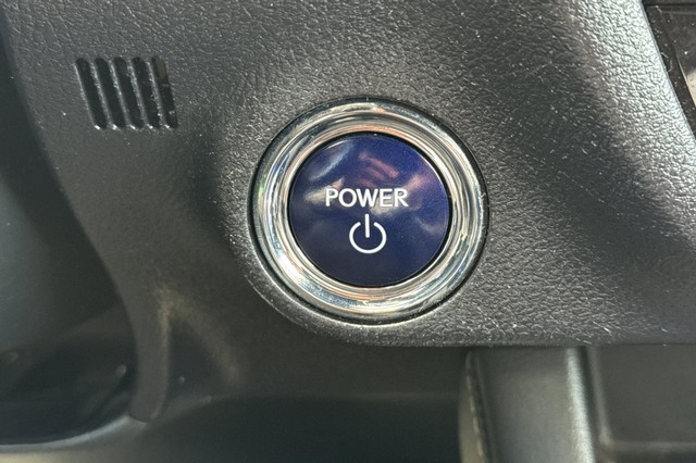 Lexus RX Vehicle Full-screen Gallery Image 34