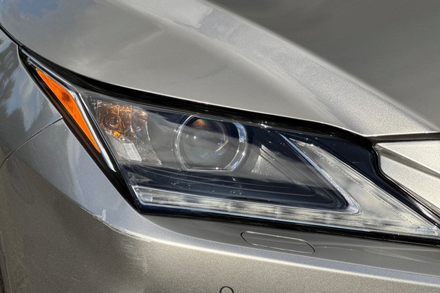 Lexus RX Vehicle Full-screen Gallery Image 47