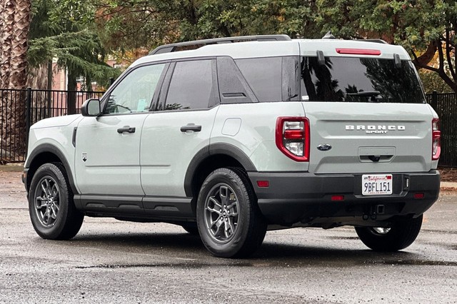 Ford Bronco Sport Vehicle Full-screen Gallery Image 05