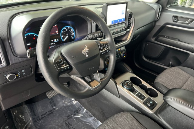 Ford Bronco Sport Vehicle Full-screen Gallery Image 09