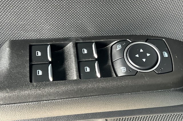 Ford Bronco Sport Vehicle Full-screen Gallery Image 11