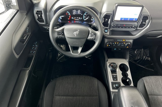 Ford Bronco Sport Vehicle Full-screen Gallery Image 15