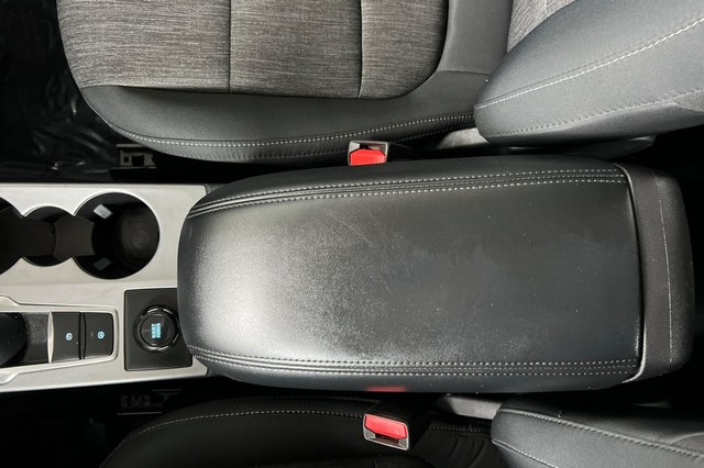 Ford Bronco Sport Vehicle Full-screen Gallery Image 31