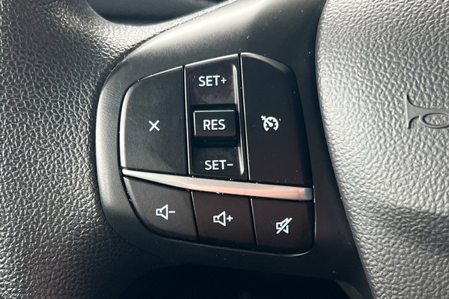 Ford Bronco Sport Vehicle Full-screen Gallery Image 35