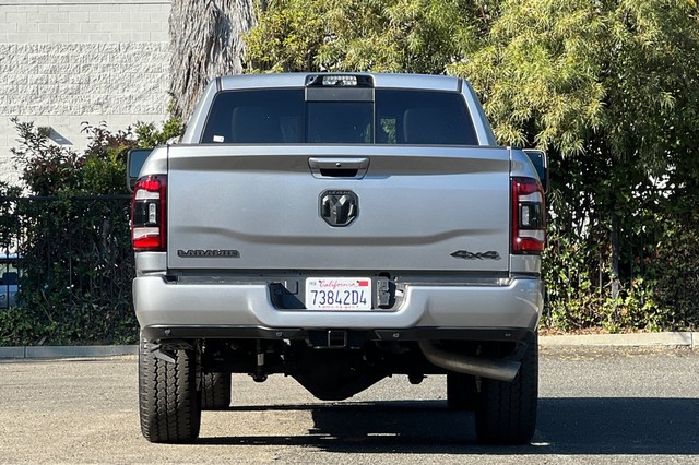 Ram 3500 Vehicle Full-screen Gallery Image 04