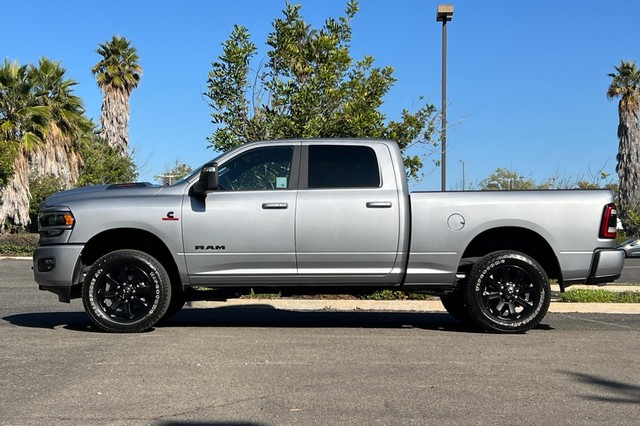 Ram 3500 Vehicle Full-screen Gallery Image 06