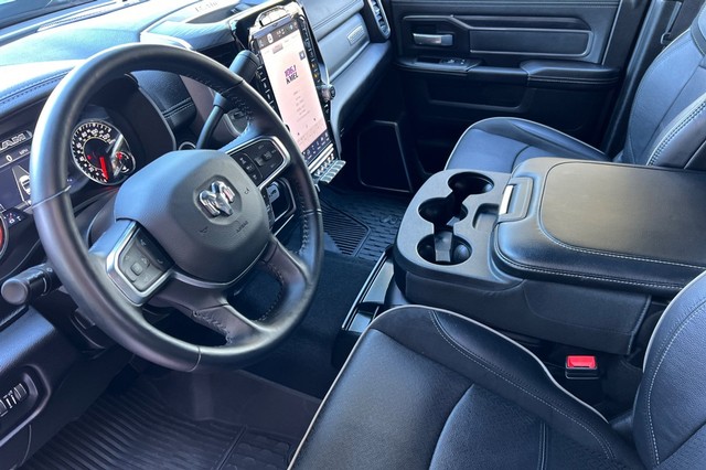 Ram 3500 Vehicle Full-screen Gallery Image 09