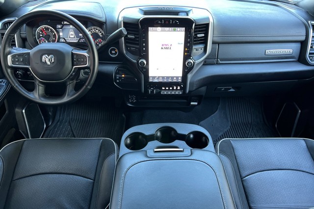 Ram 3500 Vehicle Full-screen Gallery Image 14