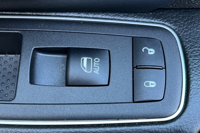 Ram 3500 Vehicle Full-screen Gallery Image 20