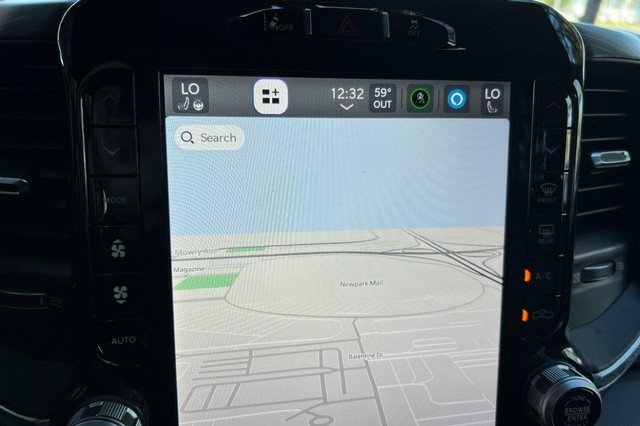 Ram 3500 Vehicle Full-screen Gallery Image 25