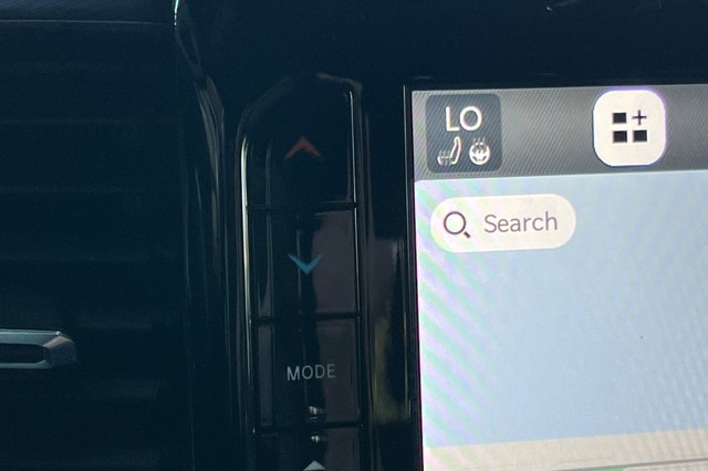 Ram 3500 Vehicle Full-screen Gallery Image 26